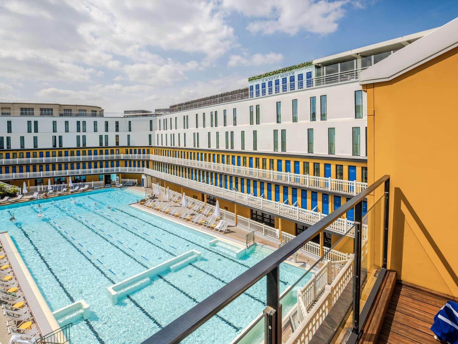 Swimming pool at Hôtel Molitor