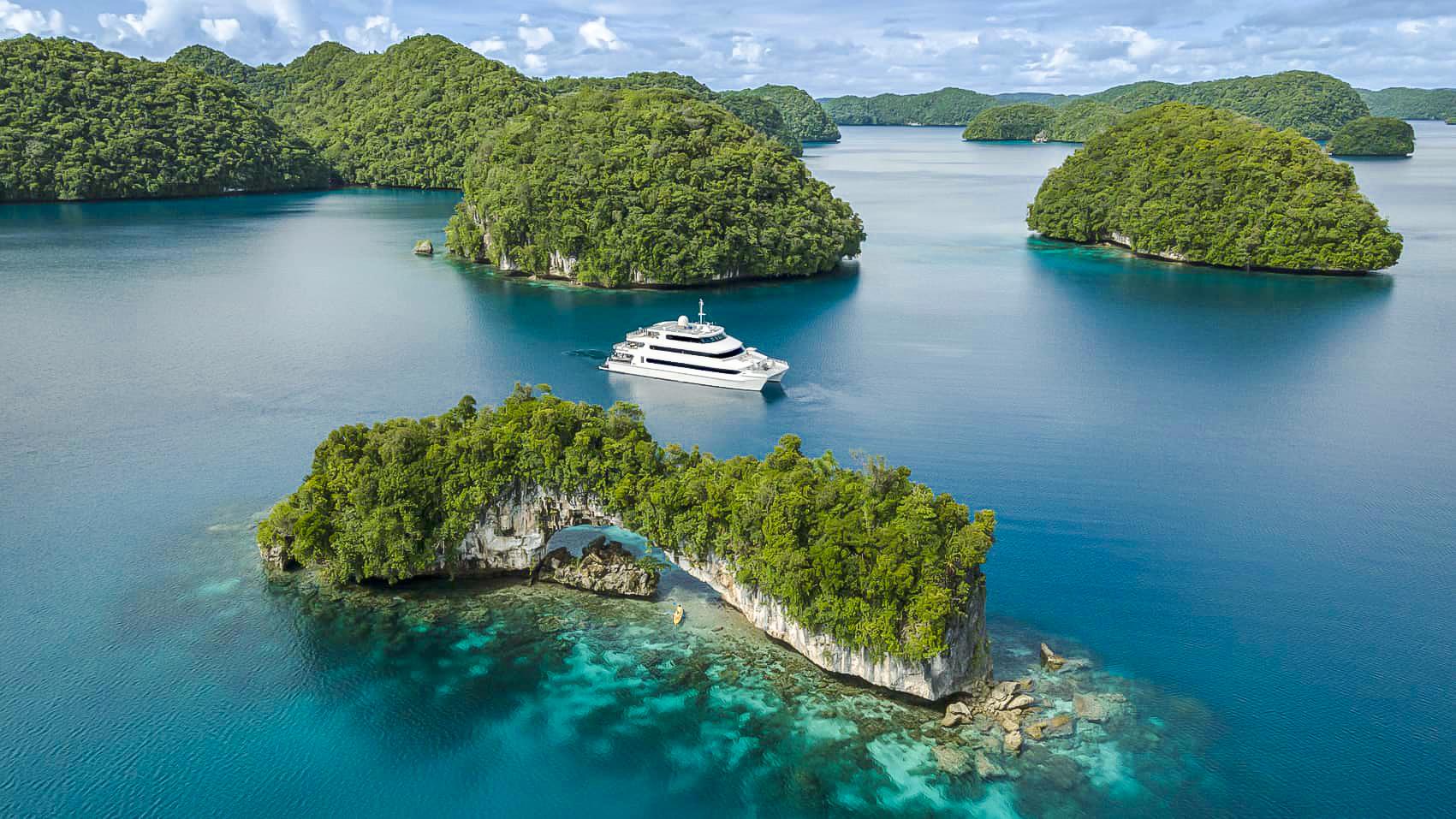 Four Seasons Explorer, Palau